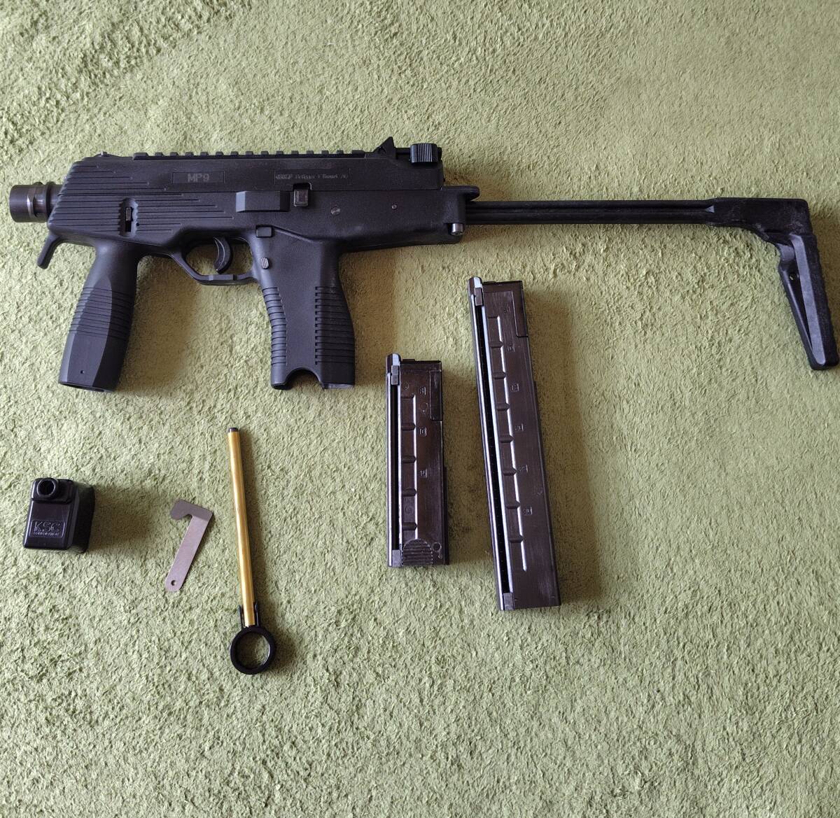 サプレッサー、ストック付きKSC TP9 （MP9）トイガン　玩具 サプレッサー、ストック付きKSC TP9 トイガン 玩具 - メルカリ