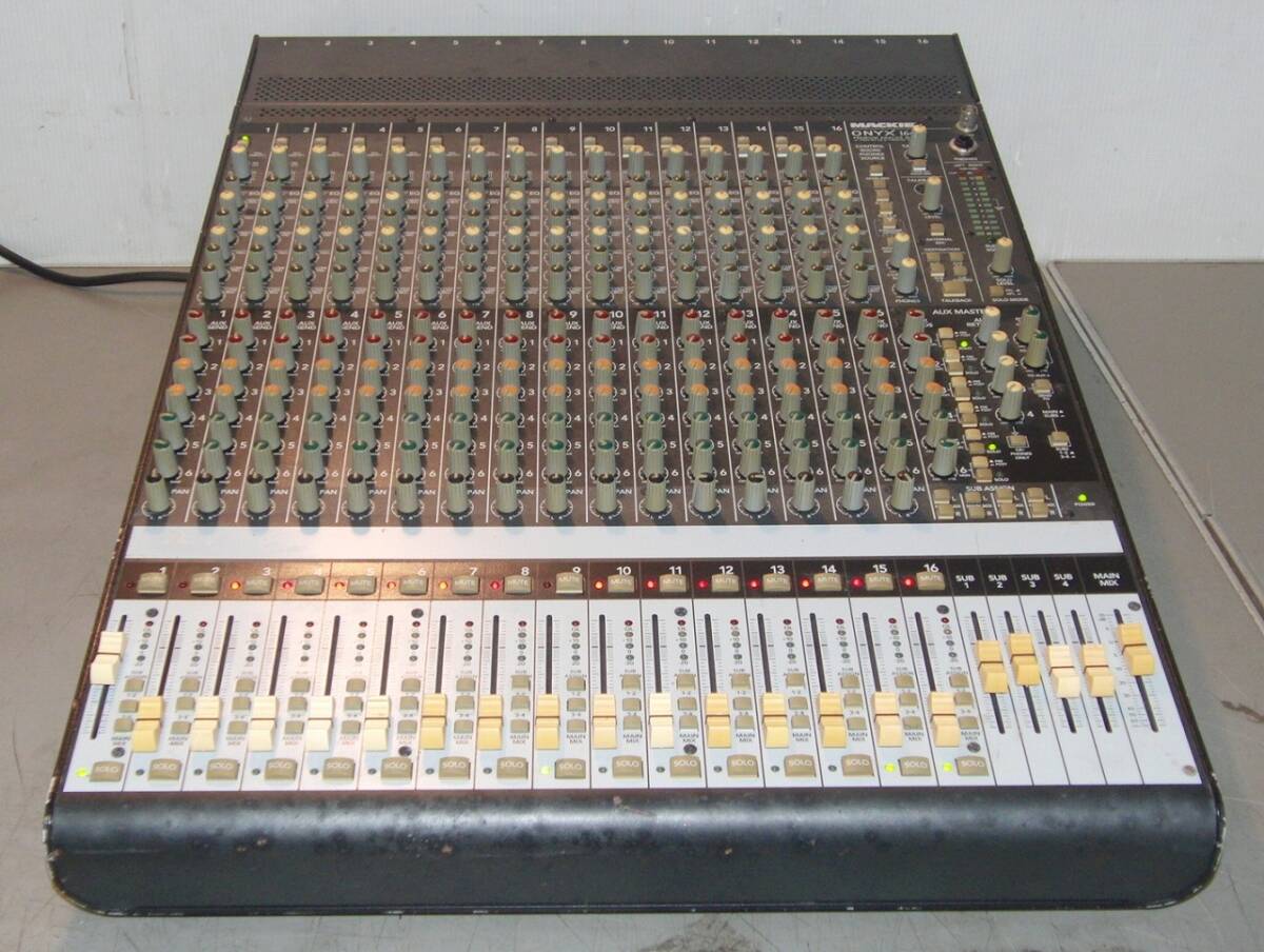 ■MACKIE ONYX 1640 プレミアムアナログミキサー Onyx Series Premium Analog Mixers with Multitrack USB | Mackie