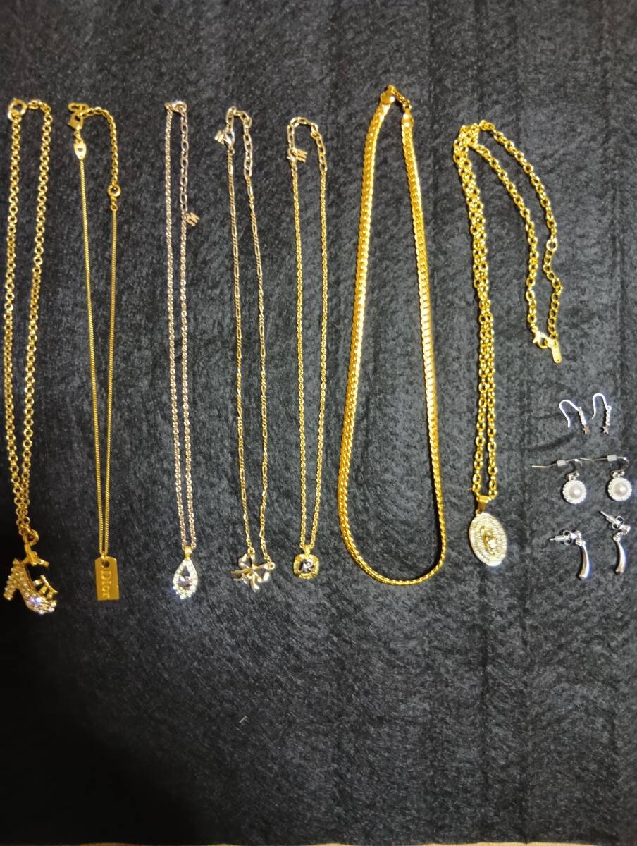 遺品整理、アクセサリー 2025年最新】遺品整理の関連商品が並ぶ福袋 | 大事な思い出を