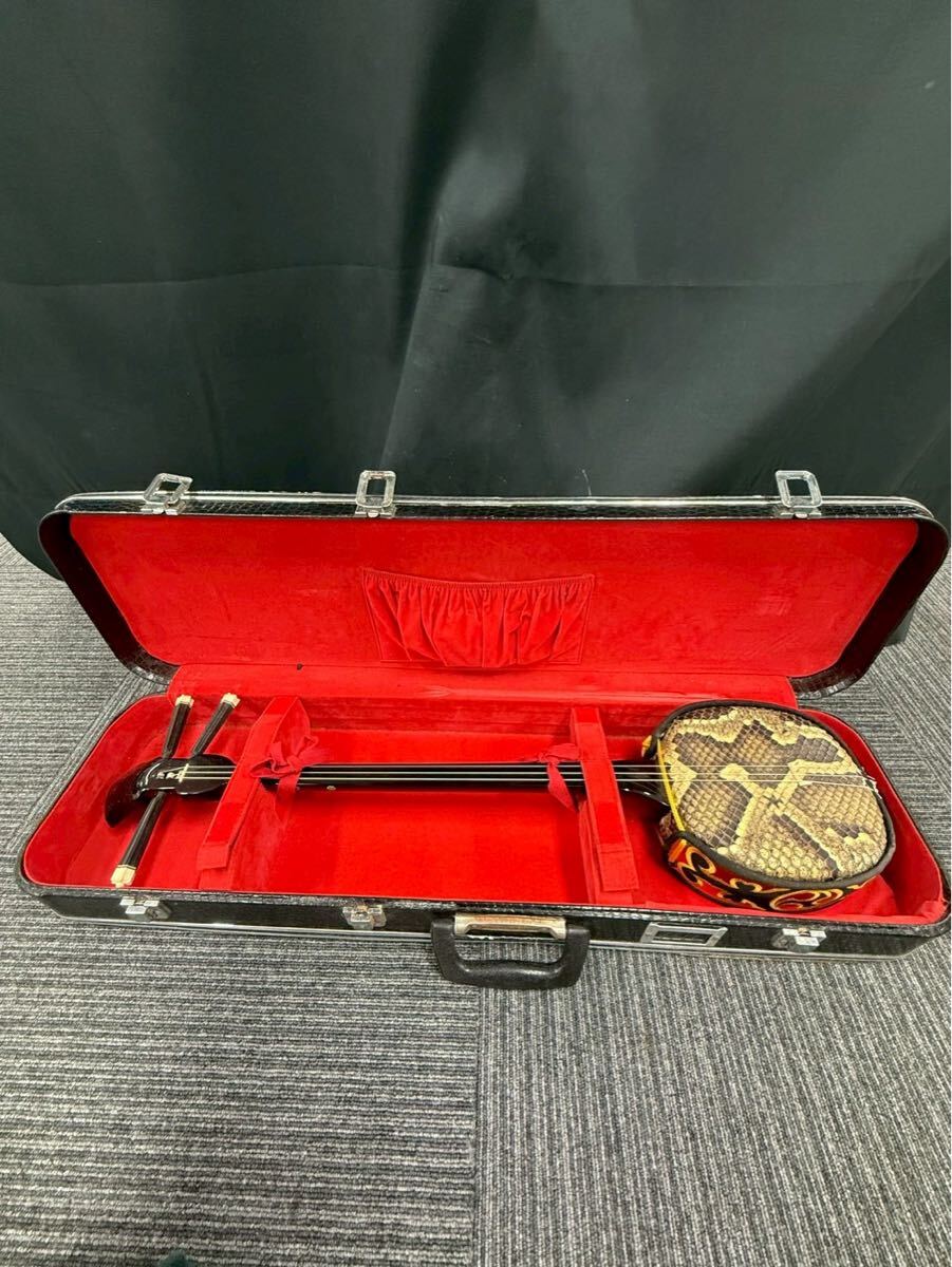 沖縄三味線　和楽器　三味線　人工皮　蛇柄　三線ケース付き 沖縄三線 三味線 ヘビ革 ヘビ皮 本皮 民族楽器 弦楽器 ソフト
