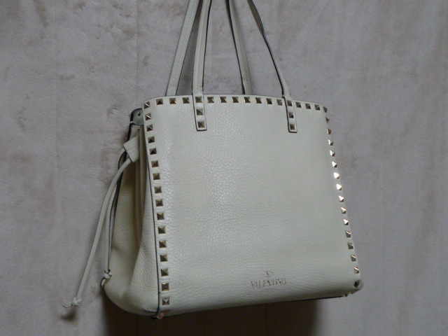 ヴァレンティノ ガラヴァーニ　スタッズ　ハンドバッグ　