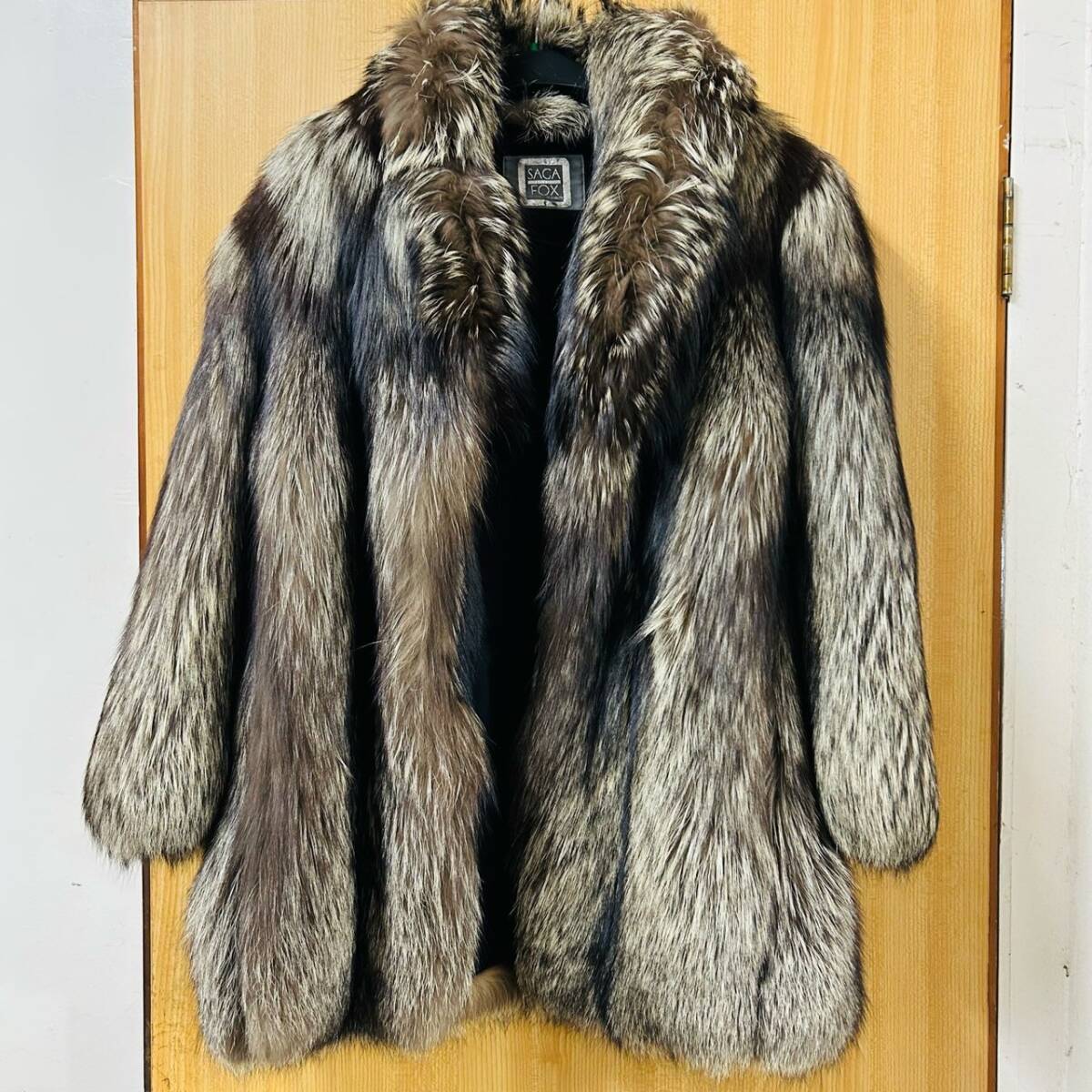 肉厚 フォックスファーコート 本毛皮 リアルファー 染めフォックス ブラウン 楽天市場】肉厚ベージュフォックスファー＆レッキス毛皮コート