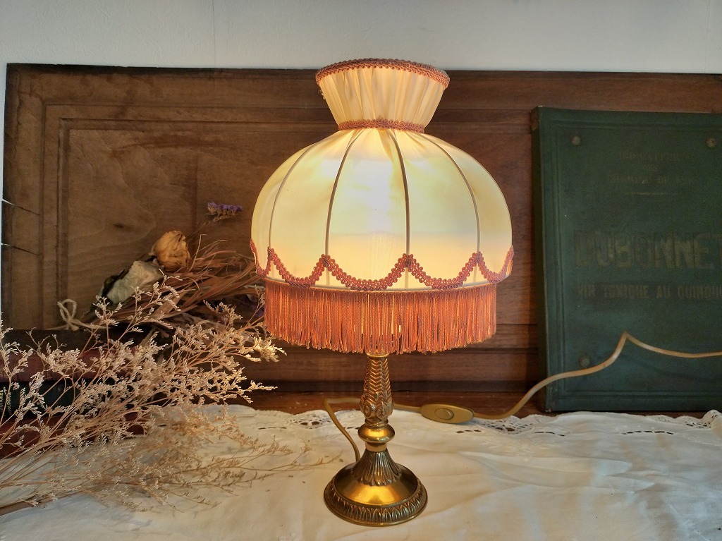 ★フランス アンティーク　素敵な　　布シェード付き　青銅　ルイ16世　ガーランド装飾付き　卓上ランプ 照明 ライト　1900年　★ フランス アンティーク シェード付き 青銅 卓上ランプ 照明