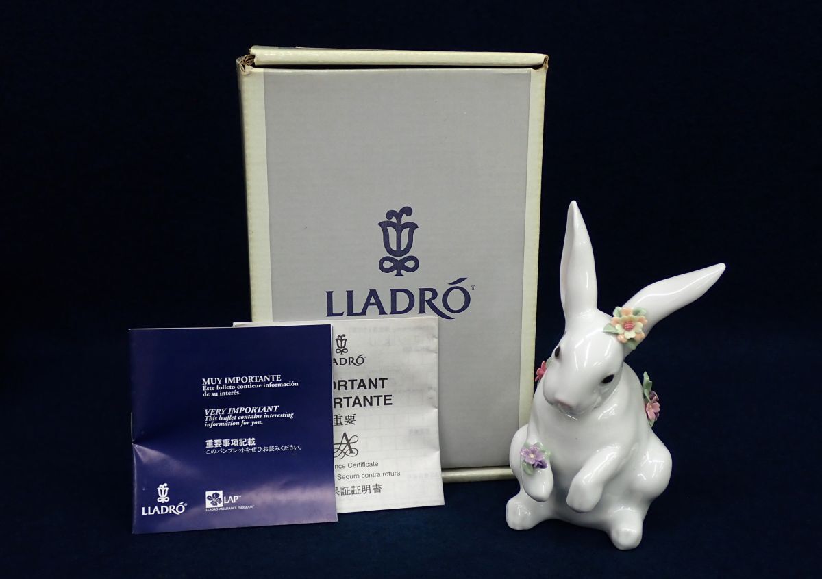 【美品】LLADRO リヤドロ フィギュリン 花飾りの白うさぎ LLADRO リヤドロ 花飾りの白うさぎ フィギュリン 陶器人形