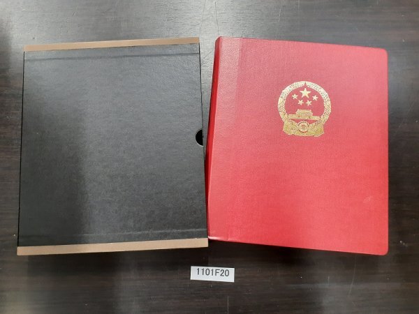 中国切手　年賀豚80面シート大版　状態概ね良好 中国切手 年賀豚80面シート大版 状態概ね良好