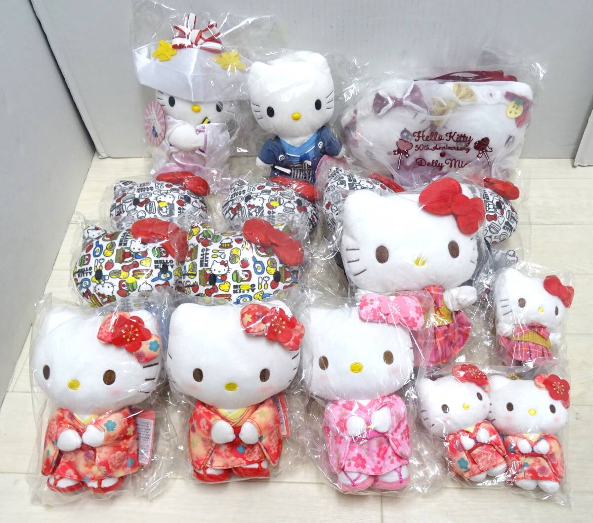 Yahoo!オークション -「ハローキティダニエルぬいぐるみ」の落札