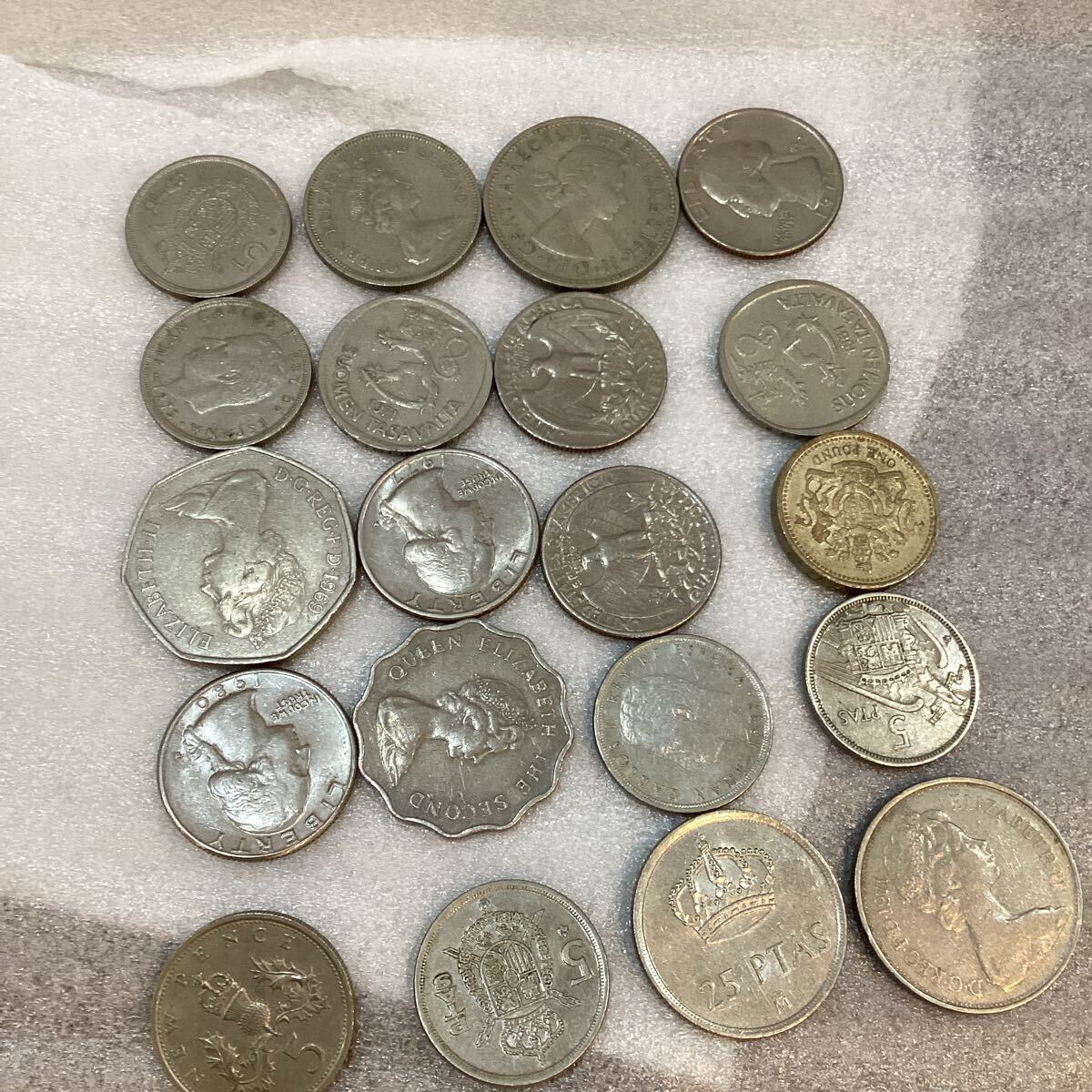 外国硬貨　中国メイン　貨幣　硬貨　記念　他　いろいろ　おまとめ 外国硬貨 コレクション コイン 古銭 世界コイン 記念硬貨など