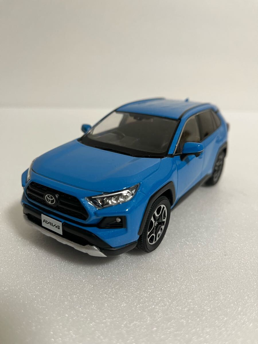 トヨタ RAV4 カラーサンプル 1/24 ダークブルーマイカ　非売品　箱付 トヨタ RAV4 カラーサンプル 1/24 ダークブルーマイカ 非売品 箱