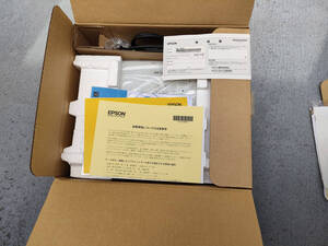 EPSON EB-W05 プロジェクター 新品購入 2回起動のみ殆ど未使用品 新品同様美品