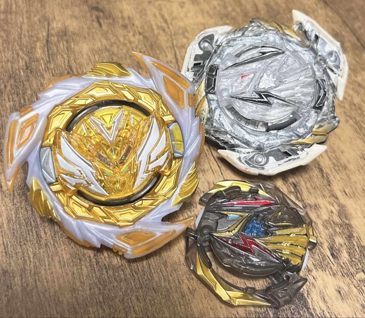 ベイブレードバースト まとめ売り ランチャー 未使用ブレイブヴァルキリー付き 楽天市場】【 アウトレット セール 】 ベイブレードバースト B