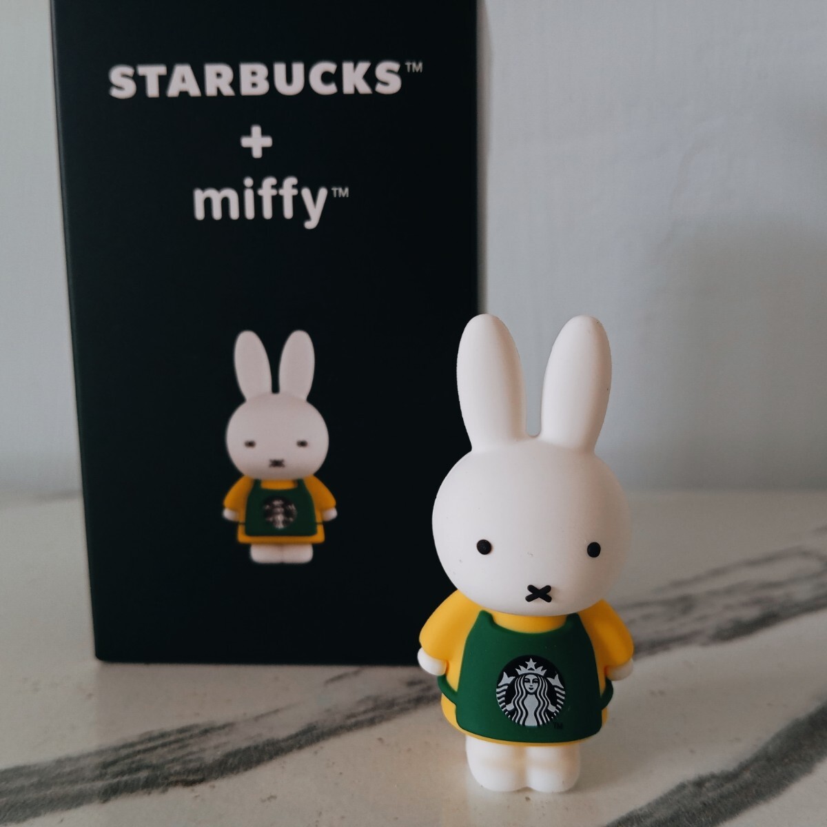 【日本未発売】スターバックス　ミッフィー　ぬいぐるみ　海外限定　完売品　正規品 ミッフィー スターバックスぬいぐるみ 未使用 海外スタバ miffy