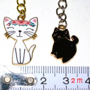 【エナメル 猫チャーム キーリング A】キーホルダー 猫 ねこ バッグチャーム かわいい 可愛い 癒し 癒し系 キャット CAT 白猫 黒猫 癒やし