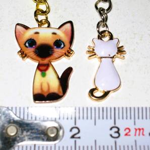 【エナメル 猫チャーム キーリング E】キーホルダー 猫 ねこ バッグチャーム かわいい 可愛い 癒し 癒し系 キャット 白猫 レディース