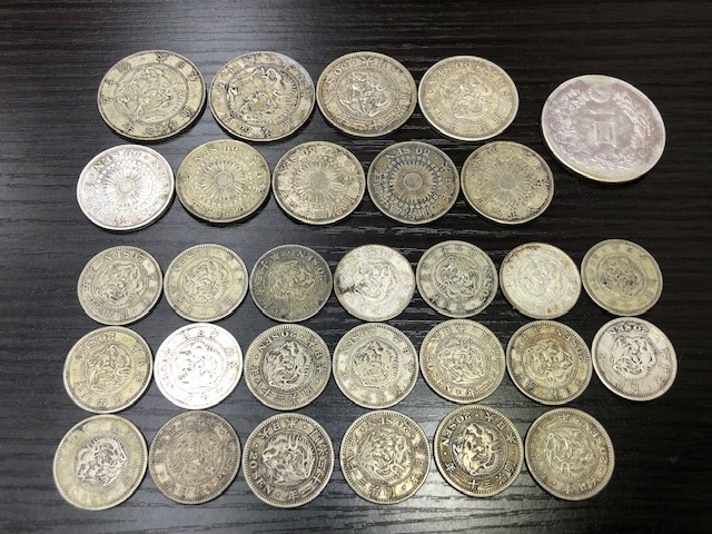 ②銀貨まとめ 約307g 人気の銀貨一覧！今の値段や当時の価値、日本が製造した現在の