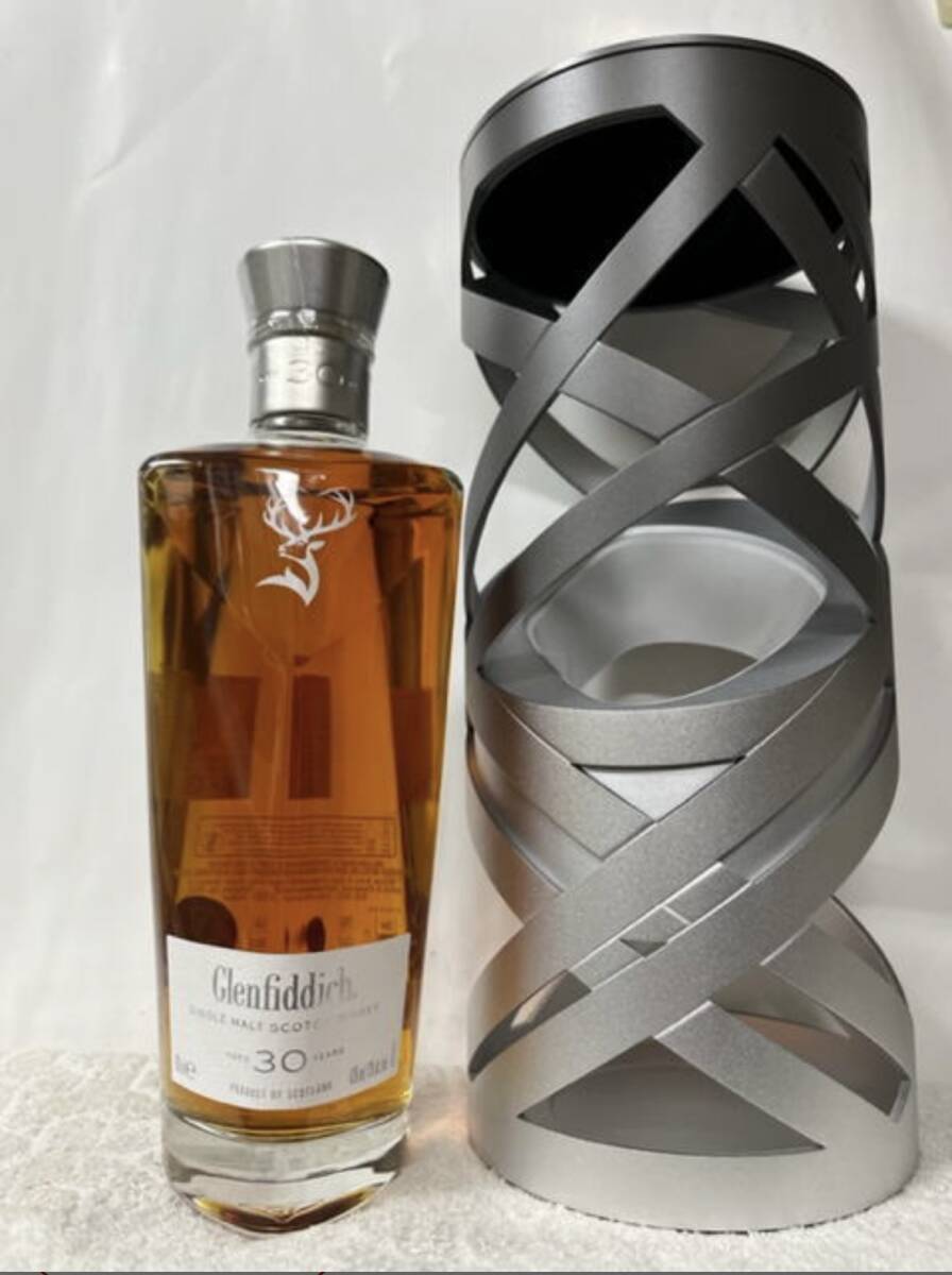Glenfiddich 30年 ウイスキー 木箱付き グレンフィディック ボックス入 30年 43度 700ml ウイスキー