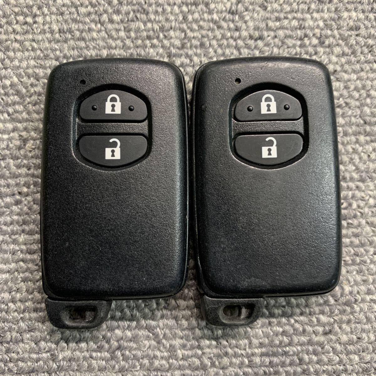 送料無料　トヨタ純正スマートキー20個セット プリウスZVW30アクアnhp10 送料無料 トヨタ純正スマートキー20個セット プリウスZVW30