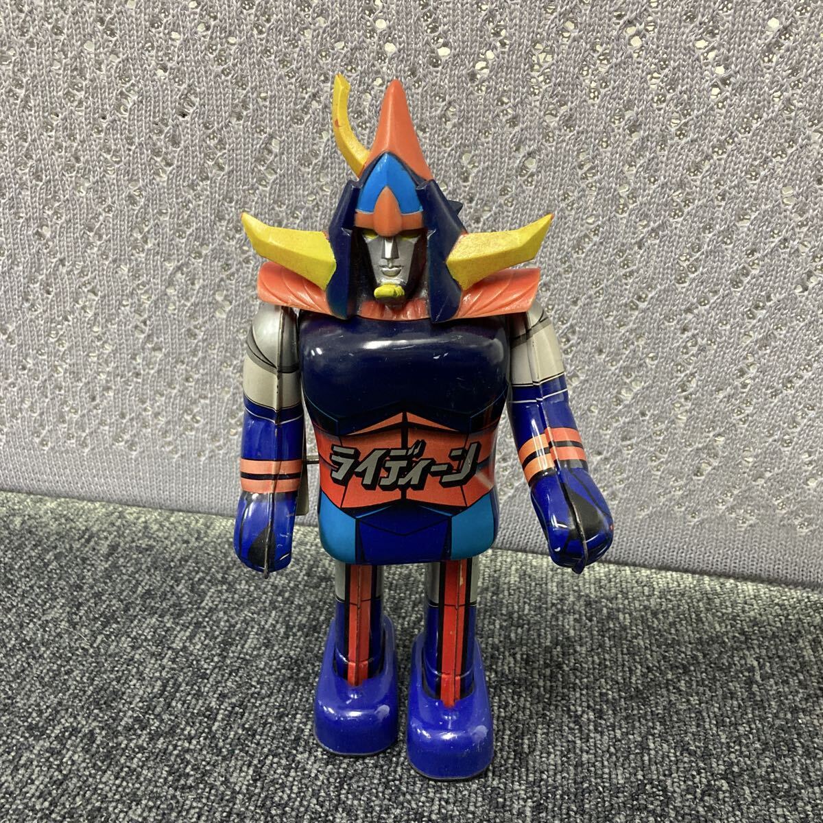 超合金 当時物 おもちゃ玩具 昭和 懐かしの“昭和”玩具「超合金」ズラリ3000体！ コレクターに聞くその