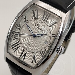 【トノーウォッチもモノトーンカラー×ローマンインデックスでオールラウンド対応モデルに変貌/新品】日付 ホワイトシルバー文字盤/黒革