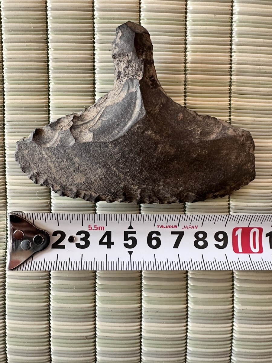 刻線入り石器セット(出土品)　王斧？石棒？、石匙(刻線入り)、岩版 刻線入り石器セット(出土品) 王斧？石棒？、石匙(刻線入り)、