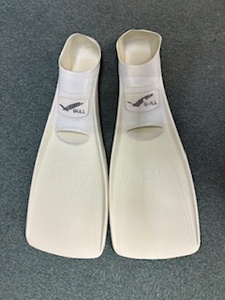 GULL★MEW★中古フルフットラバーフィン★Sサイズ★ブーツサイズ20-21cm★素足23-24cm★白★処分特価!