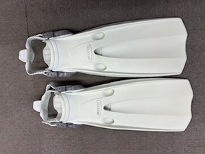 GULL★MANTHIS★Sサイズ★23-24cm★白★【訳あり】中古ラバーフィン★ワンタッチバックル★処分特価!