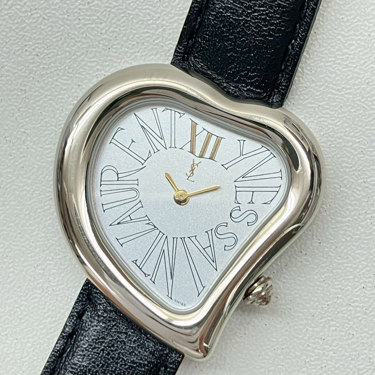 稼働品✨️Yves Saint Laurent 腕時計 クォーツ 白文字盤 稼働品 YSL イヴサンローラン 腕時計 アイボリー文字盤 クォーツ