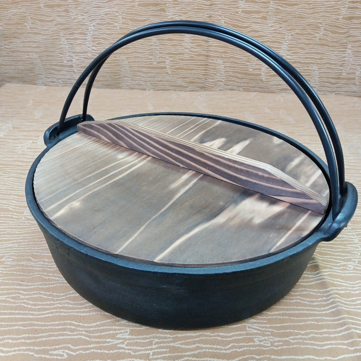 【早いもの勝ち❣】南部鉄器　銘品美品　新品未使用　　すき焼き鍋23㌢ 早いもの勝ち❣】南部鉄器 銘品美品 新品未使用 すき焼き鍋23