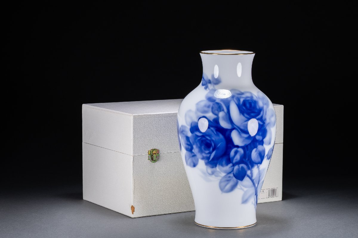 大倉陶園花瓶　花器　箱あり 新品・未使用・木箱付き】大倉陶園 OKURA 金蝕薔薇 花瓶 - メルカリ