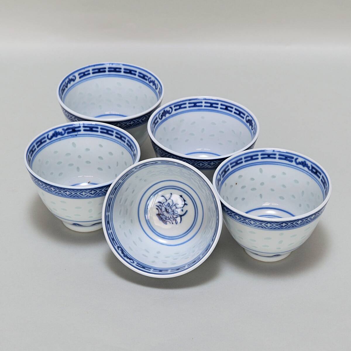 中国美術景徳鎮染付金彩　湯呑み　蛍焼　細密細工　古美術品　44客セット Yahoo!オークション - 中国景徳鎮 ホタル蛍焼き 透かし 染付湯呑