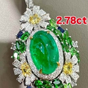 2.78ct ヴィヴィッドグリーン カボションエメラルド ペンダントトップ 「緑の豊潤―― 2.78カラットが映す、至福の輝き。」新品未使用