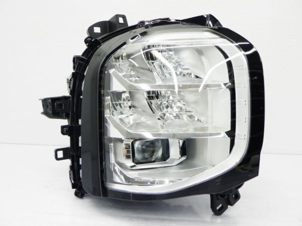 アウトランダー PHEV GN0W　右ライト　LED　W5237　W4974 アウトランダー PHEV GN0W 右ライト LED W5237 W4974