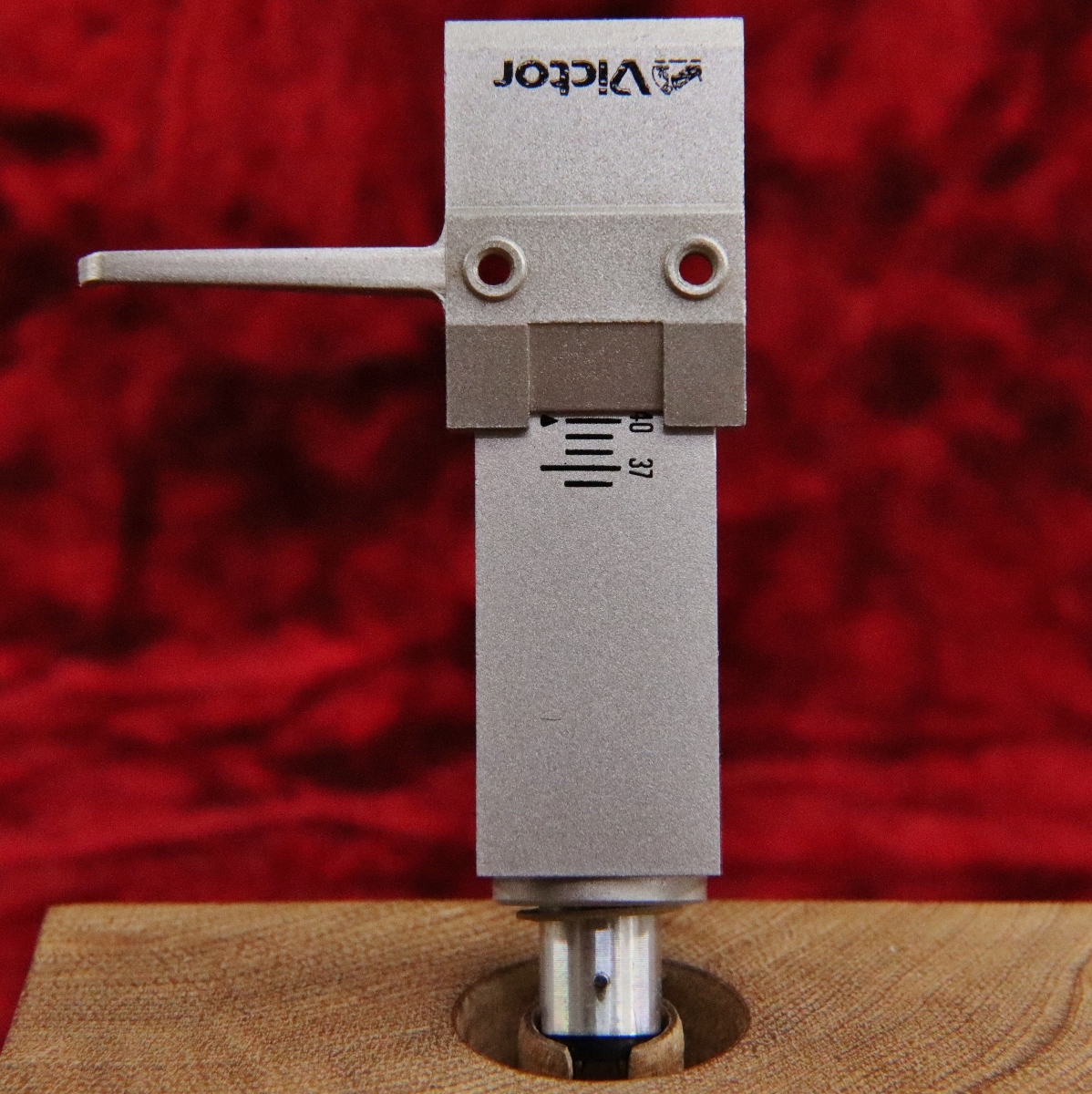 ビクター純正アルミダイキャストヘッドシェルにパイオニアのPCカートリッジ針付き ビクター純正アルミダイキャストヘッドシェルにパイオニアのPC