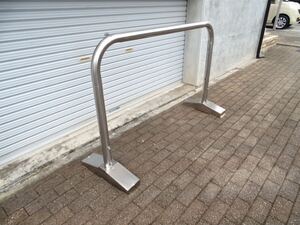 С обучающим видео Труба Нержавеющая сталь ограждение охрана пространства Остановка автомобиля, горизонтальный, круглый, ширина 1.8M 1800mm, высота 0.9M 900mm Парковка Удобства магазин Парк Место события