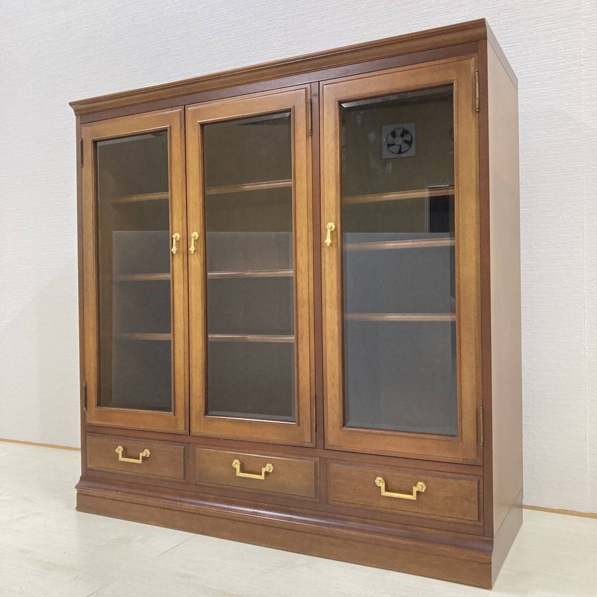 【マルニ】地中海シリーズ　照明付　飾り棚　ガラスキャビネット　ハイボード 最終値下げ)マルニ木工 地中海シリーズ ガラスキャビネット②