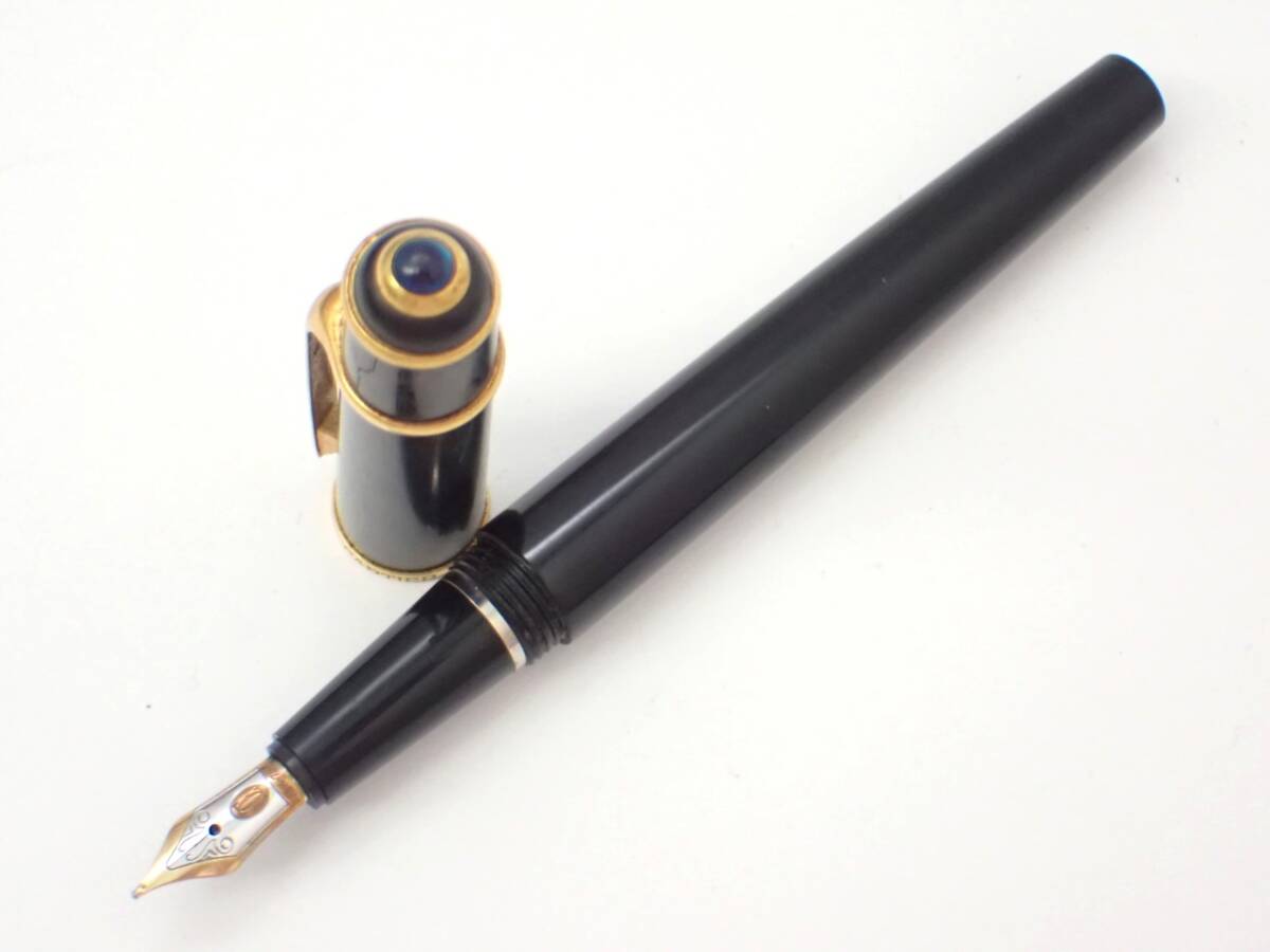 Cartier カルティエ 万年筆 18K 750 美品 Cartier カルティエ 万年筆 ダンディ ルイ・カルティエ M 中字