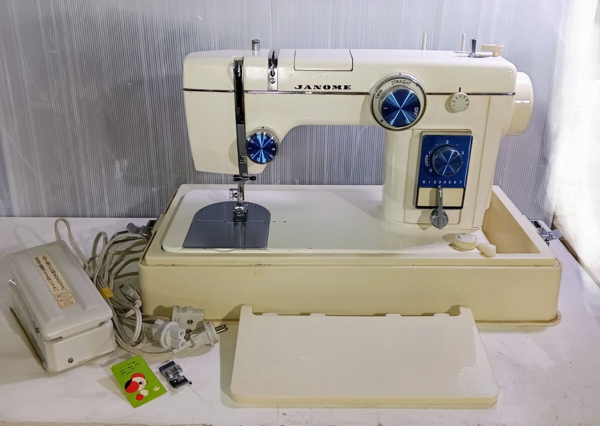 A*W様 ジャノメミシン　モデル804　ケース付き他 Yahoo!オークション -「ジャノメミシン804」の落札相場・落札価格