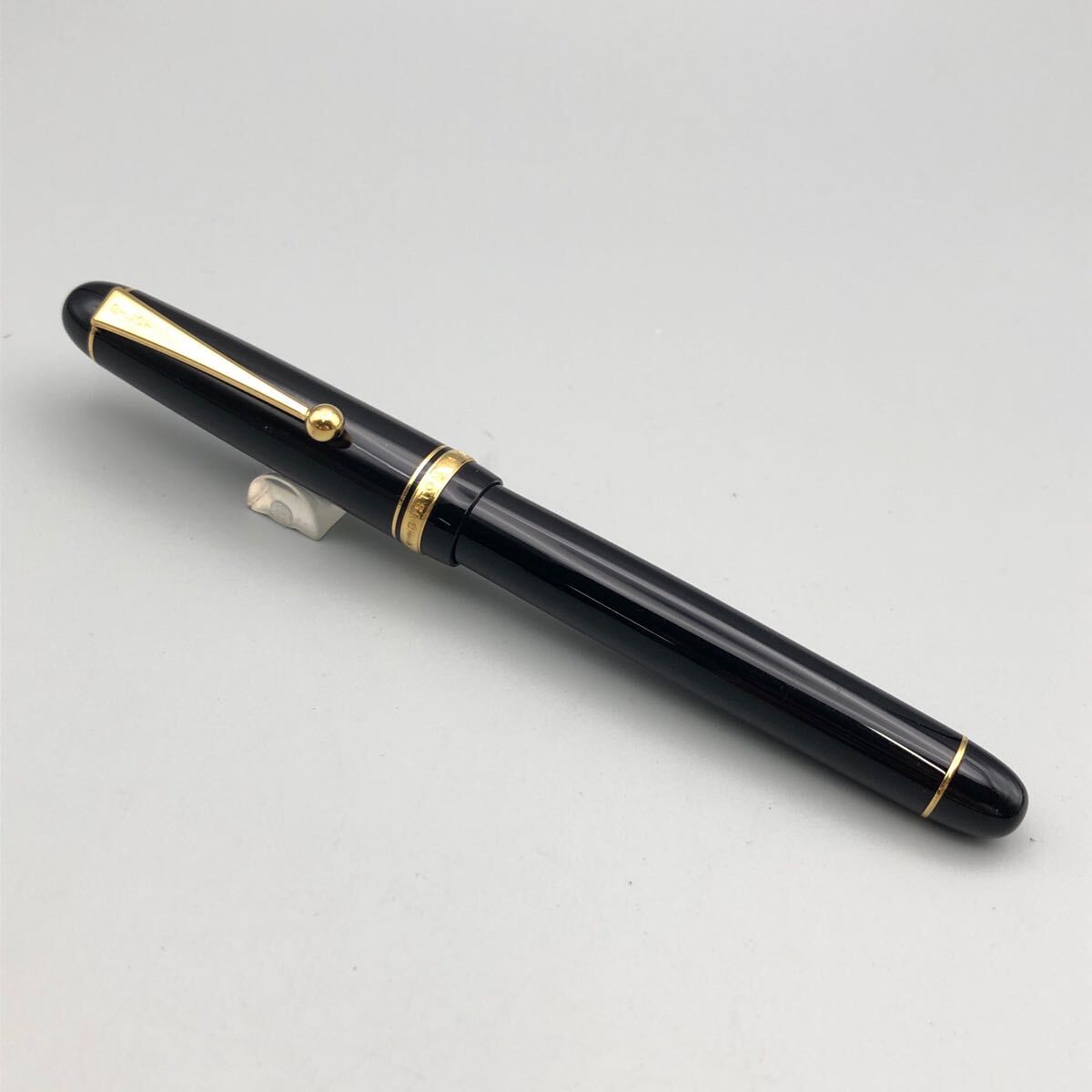 PILOTパイロット CUSTOM 万年筆 ブラック　ペン先14K/585 PILOT】パイロット CUSTOM 67 万年筆 ペン先 14K(585) 樹脂系
