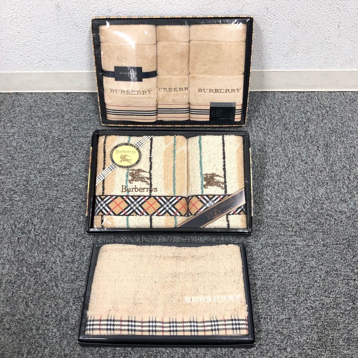 Yahoo!オークション -「バーバリータオルセット」の落札相場