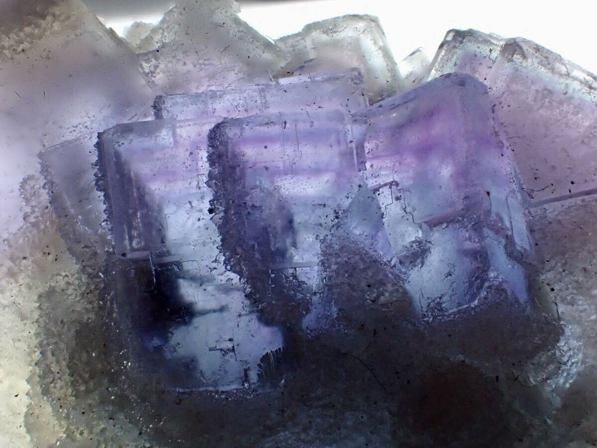 ヤオガンシャン産　クリアフローライト　パープルファントム、ドロマイト内包 ヤオガンシャン産 クリアフローライト パープルファントム