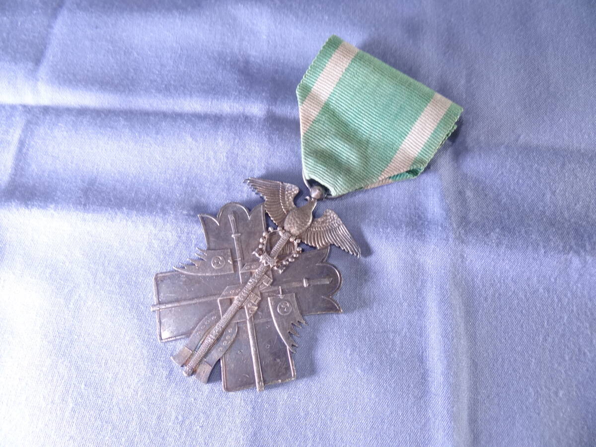 金鵄勲章 副章 レプリカ 日本軍 帝国海軍帝国陸軍 勲章 金鵄勲章 副章 レプリカ 日本軍 帝国海軍帝国陸軍 勲章 金鵄勲章