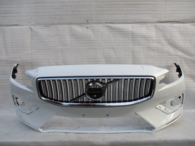 VOLVO V60 後期クロスカントリー フロントグリル 純正 新車外し VOLVO V60 後期クロスカントリー フロントグリル 純正 新車外し VOLVO