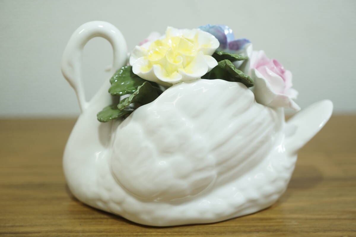 英国エインズレイ フラワーブーケ 陶花 オブジェ イギリスから届いたアンティークの花、エインズレイの陶磁器で