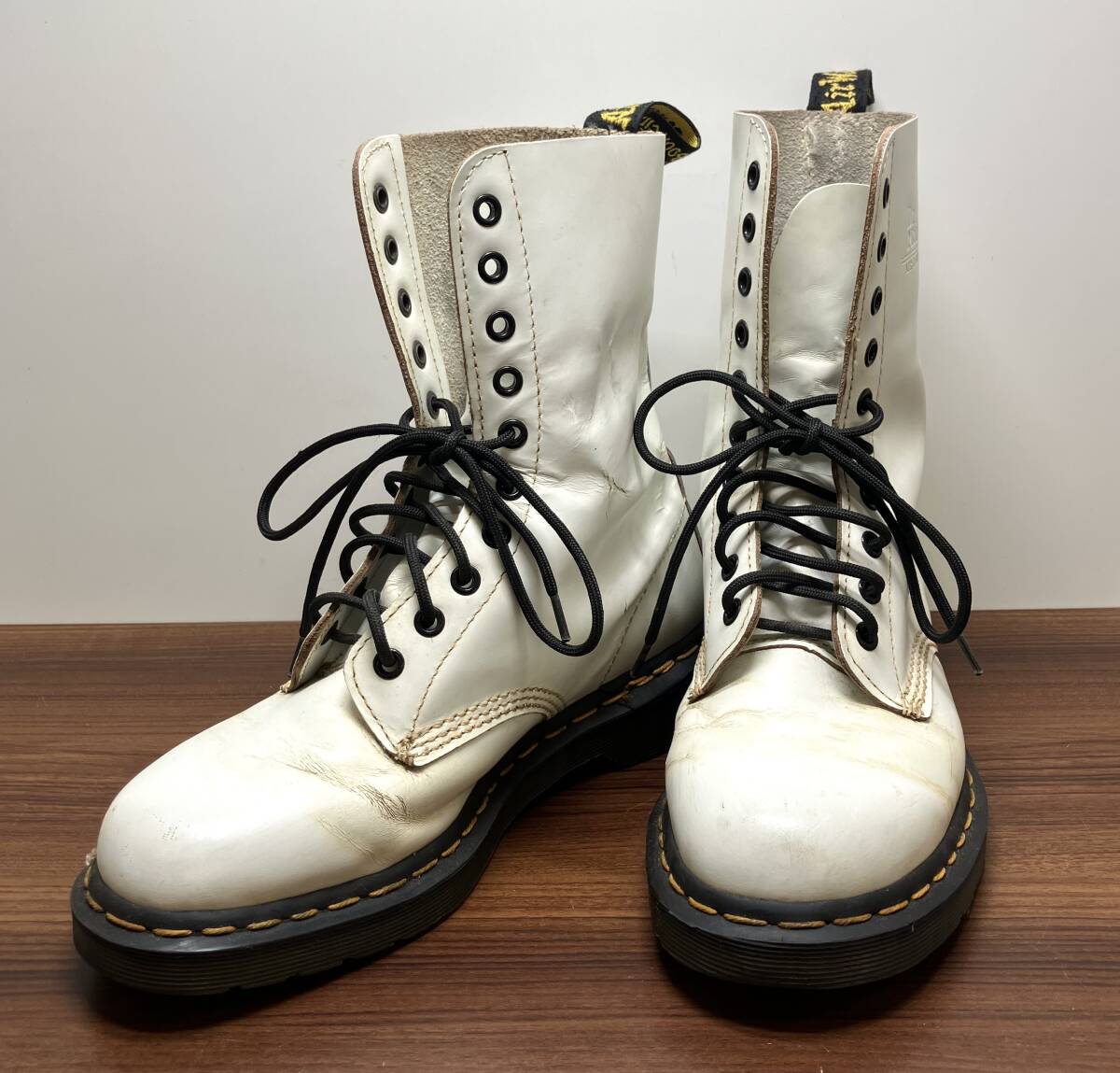 【美品‼️9/15まで値下げ‼️】Dr.Martin 10ホールuk8 27cm 楽天市場】ドクターマーチン 27cmの通販