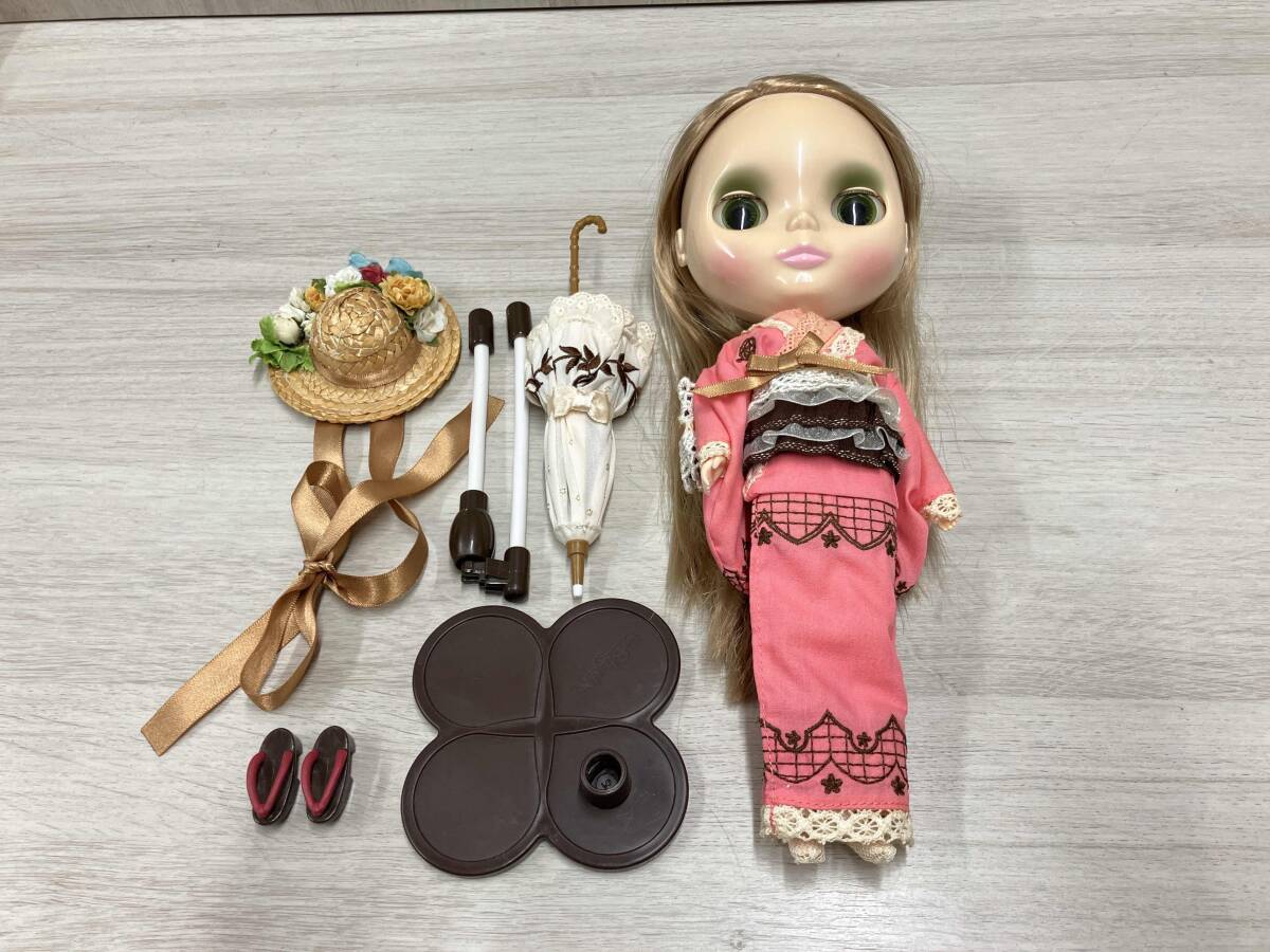 新品・未使用！CWC限定　Blythe　ネオブライス　ストロベリーミルフィーユ♪ 新品・未使用！CWC限定 Blythe ネオブライス ストロベリー