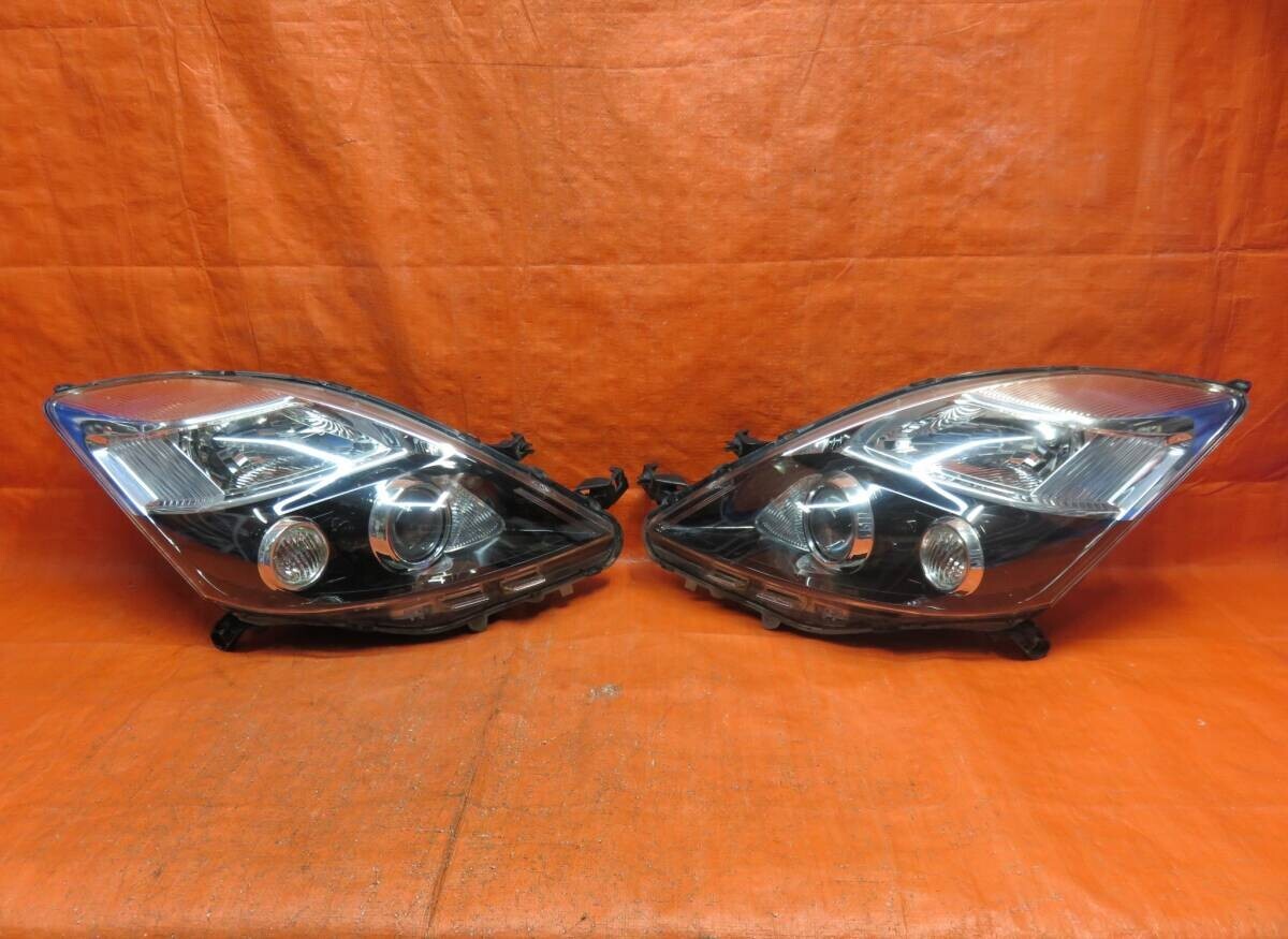 アイシス Isis HID ヘッドライト 左右セット KOITO 44-69 トヨタ アイシス 純正 ヘッドライト 左右セット KOITO 44-68