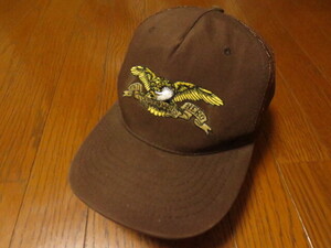 VINTAGE ANTI HERO SKATEBOARDS MADE IN USA アンチヒーロースケートボーダーズ ししゅうロゴ入りメッシュベースボールキャップ