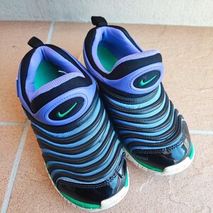 ナイキ NIKE ダイナモ スニーカー 19センチ