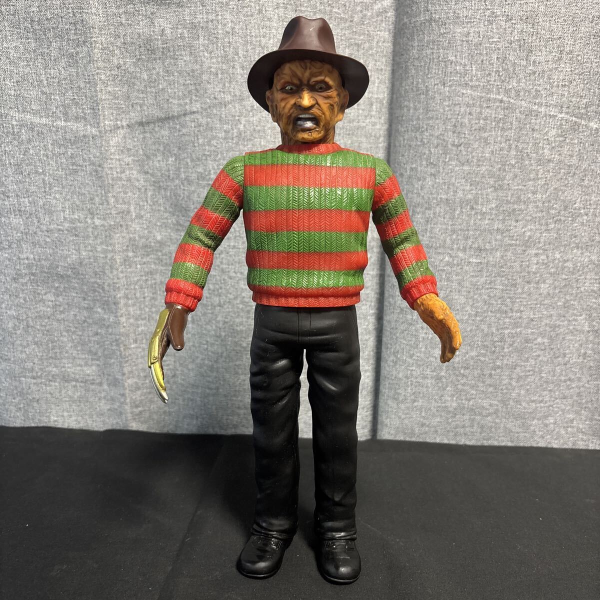 希少　ソフビ フレディ メディコム エルム街の悪夢　フィギュア エルム街の悪夢 フレディ・クルーガー フィギュア - メルカリ