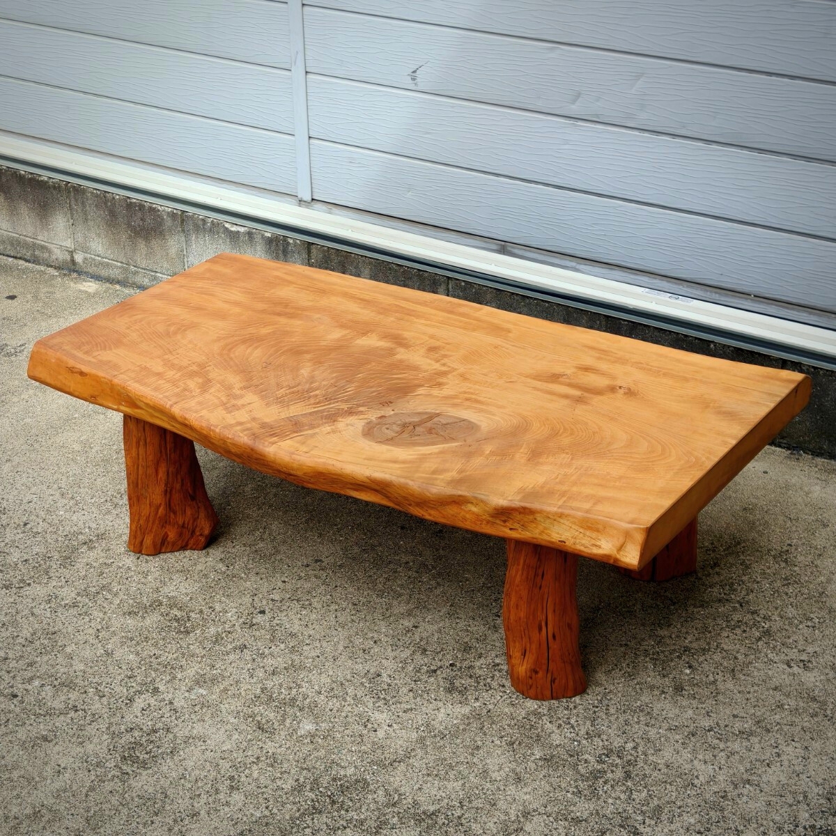 【値下げ】一枚板　？　テーブル　ローテーブル　木製 ≪ローテーブル≫【無垢一枚板 タブ W1200×D920~1020×H320mm/鉄脚