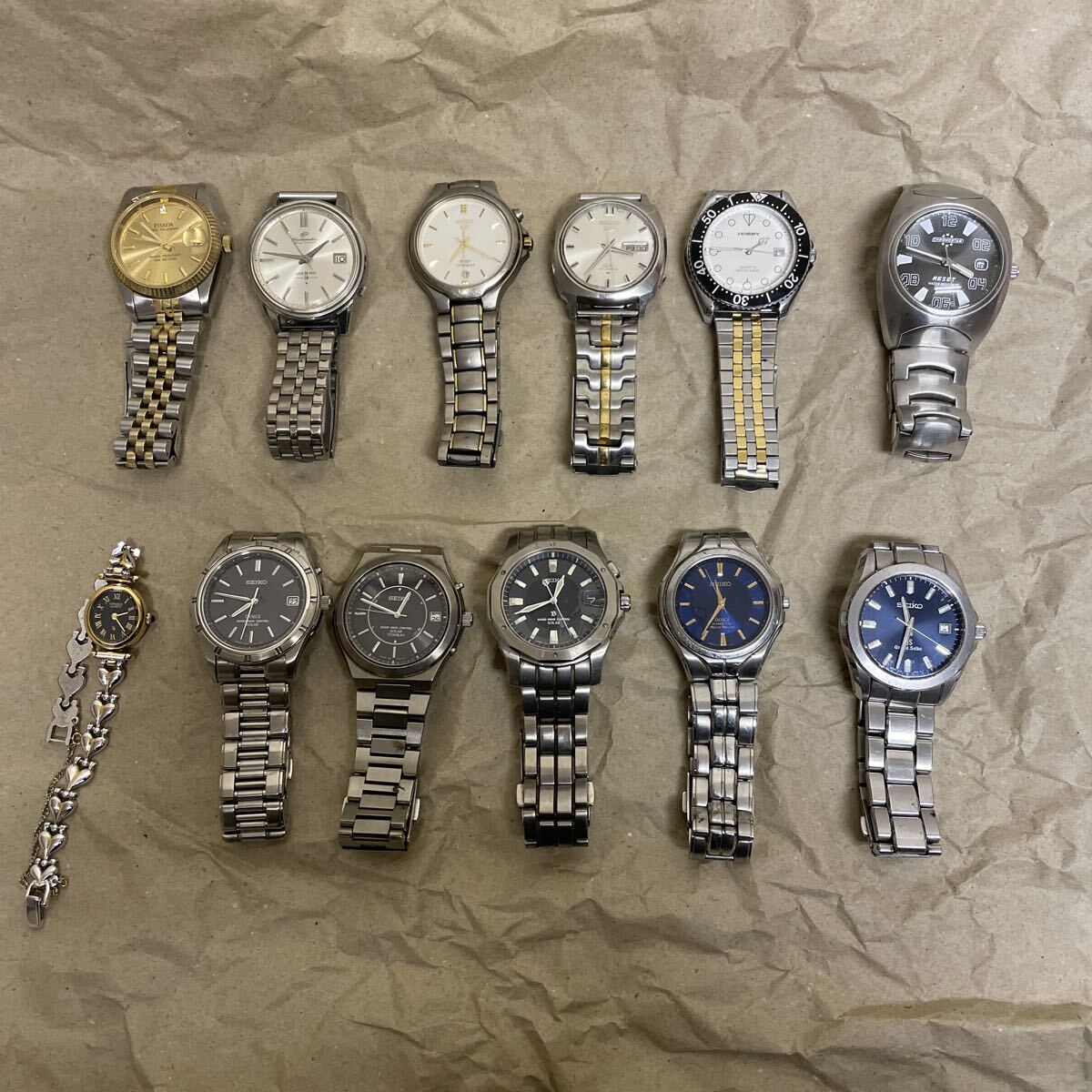 アナログ腕時計　ジャンク品　まとめて50個以上 Yahoo!オークション -「ジャンク腕時計まとめて」の落札相場